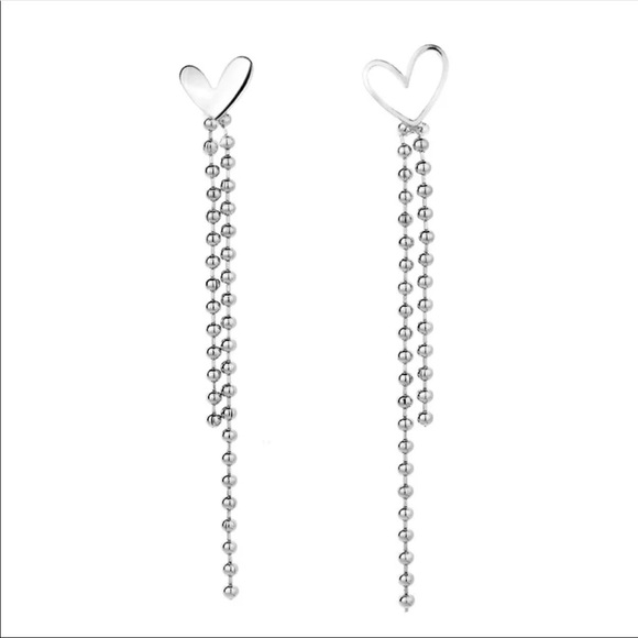 • Delilah • Heart Drop Chain Earrings - Picture 4 of 5